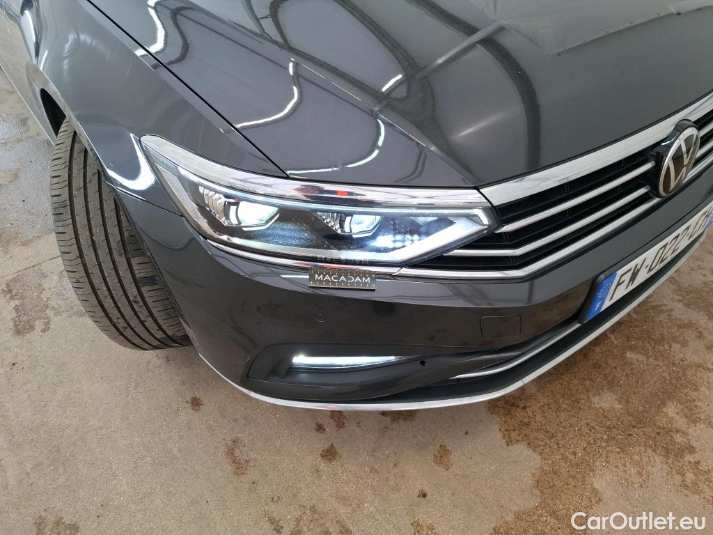  Volkswagen  Passat VOLKSWAGEN  / 2019 / 4P / Berline 2.0 TDI 150 SCR DSG7 ELEGANCE #40