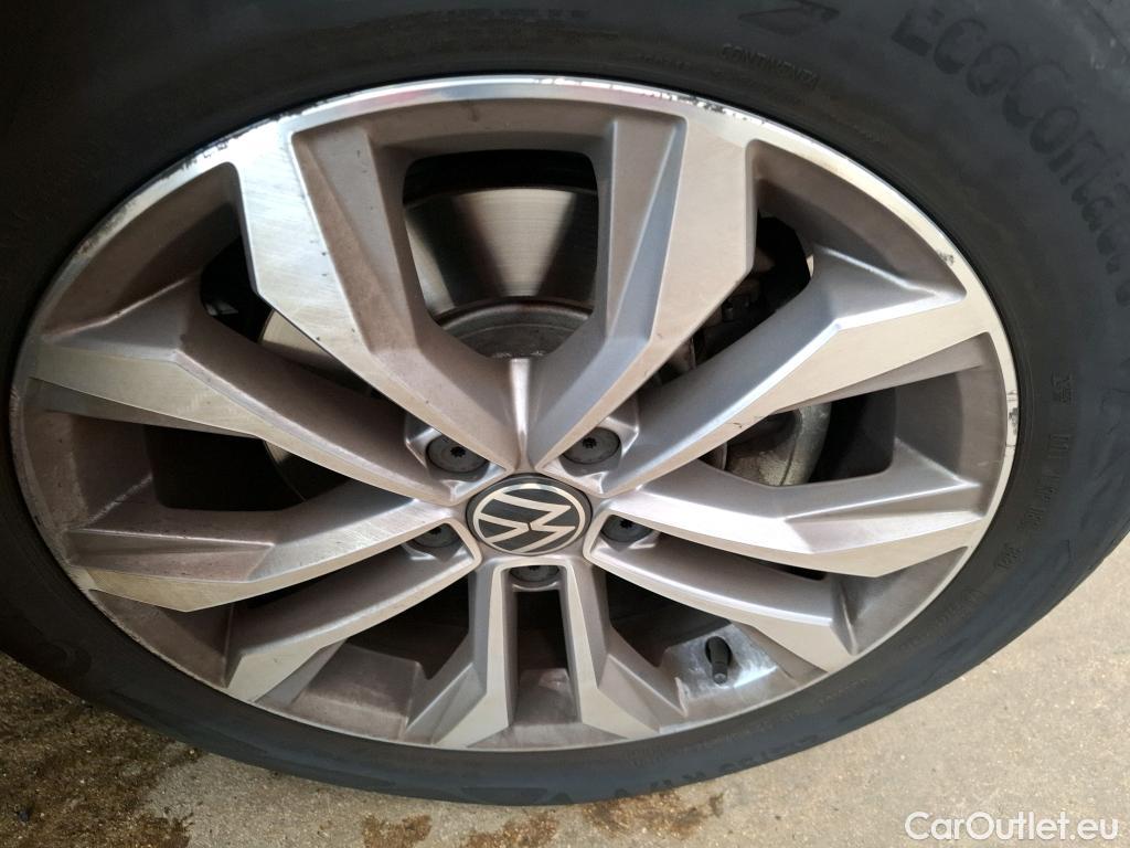  Volkswagen  Passat VOLKSWAGEN  / 2019 / 4P / Berline 2.0 TDI 150 SCR DSG7 ELEGANCE #30