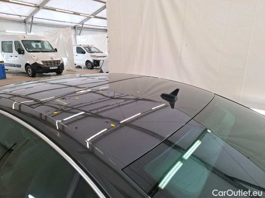  Volkswagen  Passat VOLKSWAGEN  / 2019 / 4P / Berline 2.0 TDI 150 SCR DSG7 ELEGANCE #1