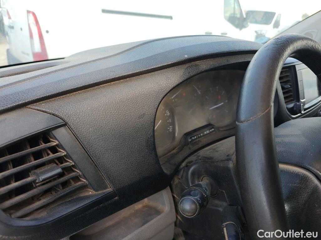  Opel  Vivaro OPEL  / 2019 / 4P / furgón 2.0 D 107kW (145CV) L Inc Express M.P DC #66