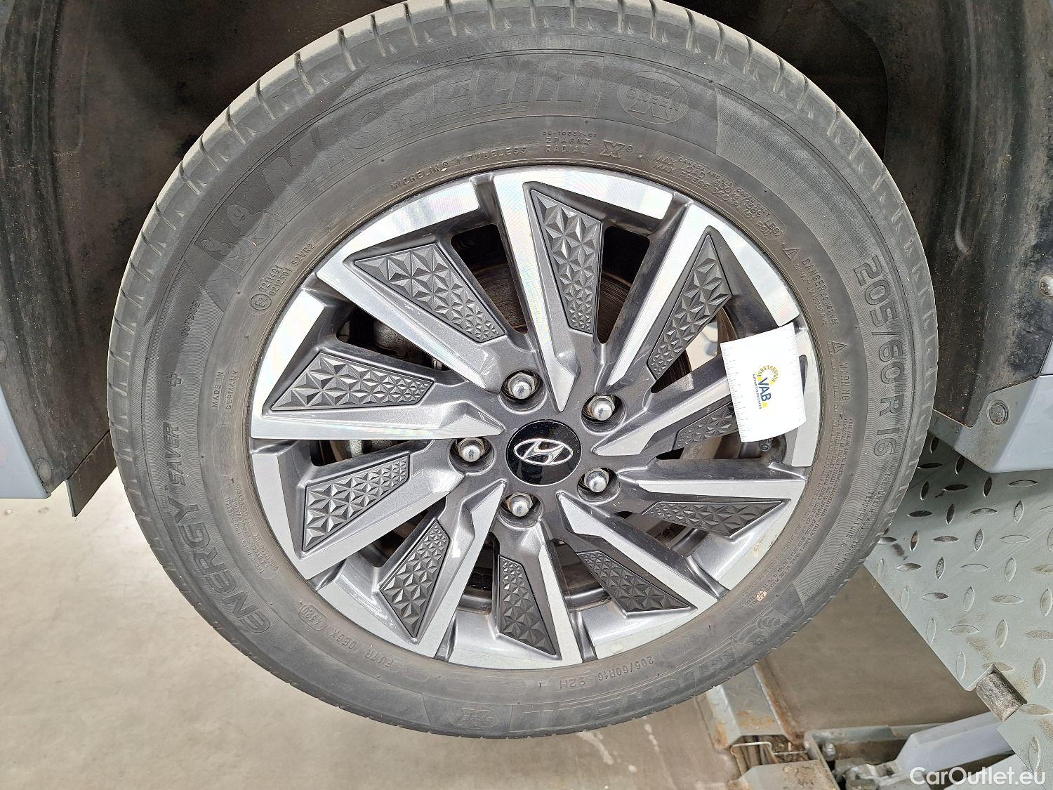  Hyundai   Ioniq Hyundai, FL'19, Hyundai Electric Shine 5d #12