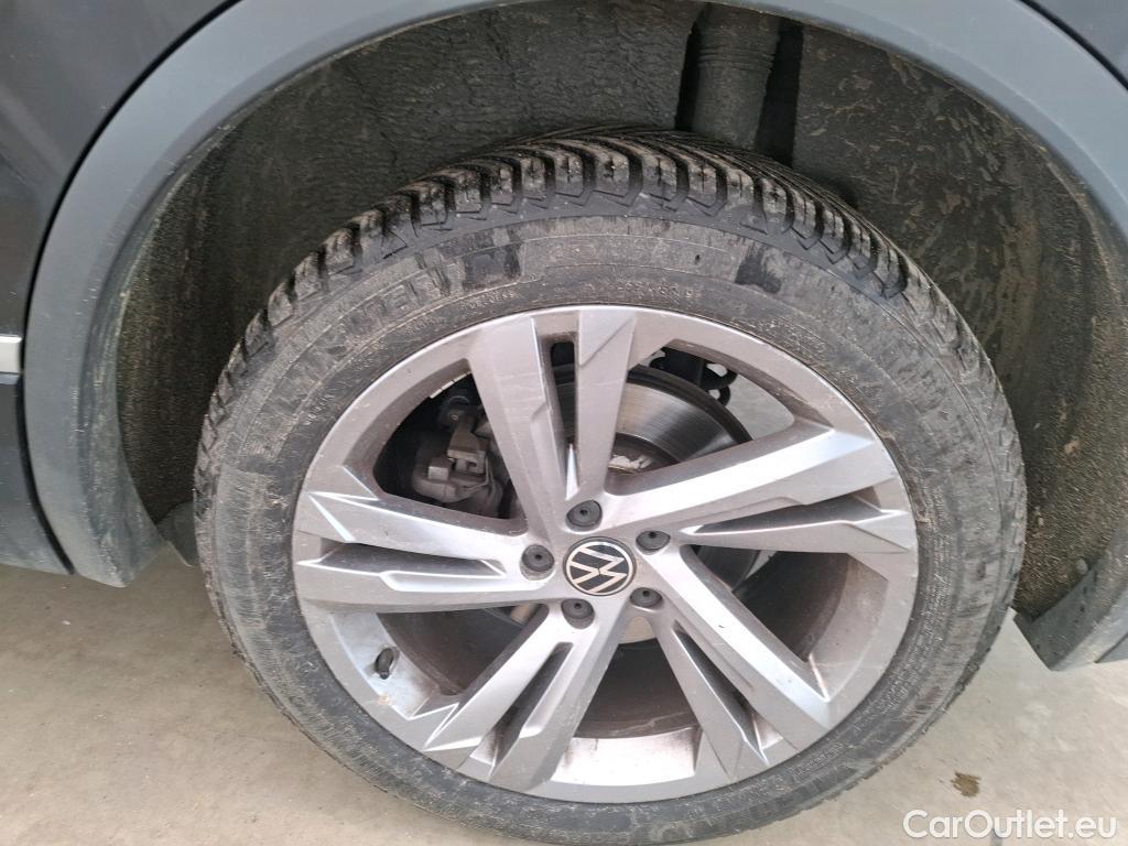  Volkswagen  Tiguan VOLKSWAGEN  / 2020 / 5P / SUV 1.4 eHybrid 245 DSG6 R-Line Exclusive #46