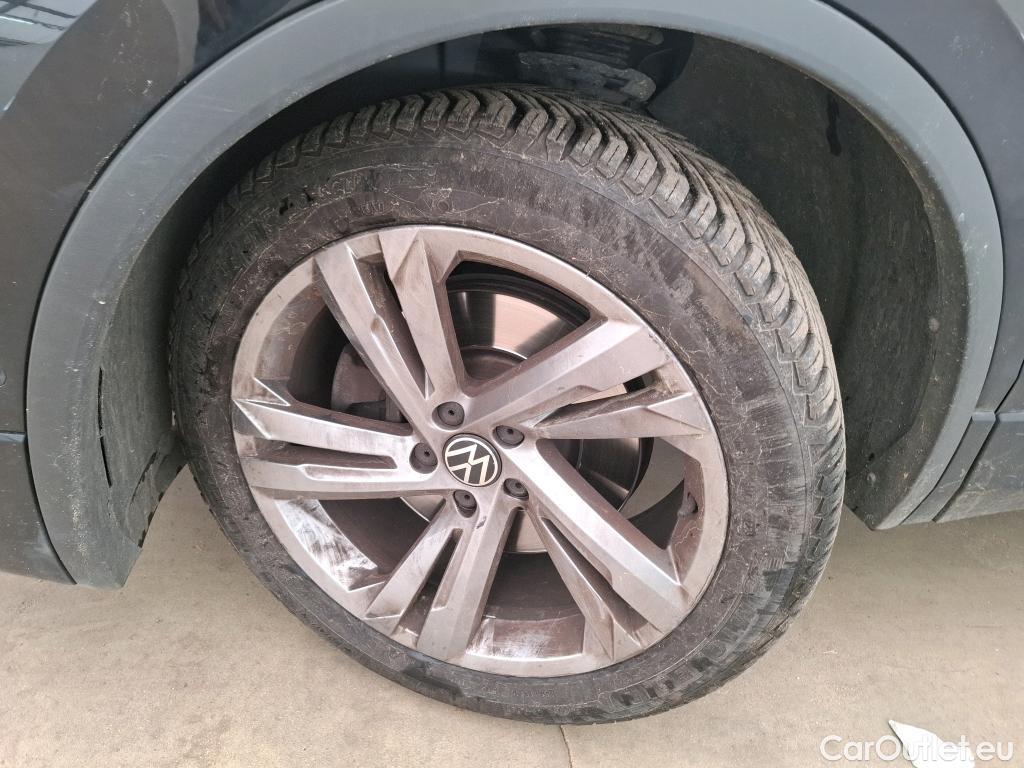  Volkswagen  Tiguan VOLKSWAGEN  / 2020 / 5P / SUV 1.4 eHybrid 245 DSG6 R-Line Exclusive #60
