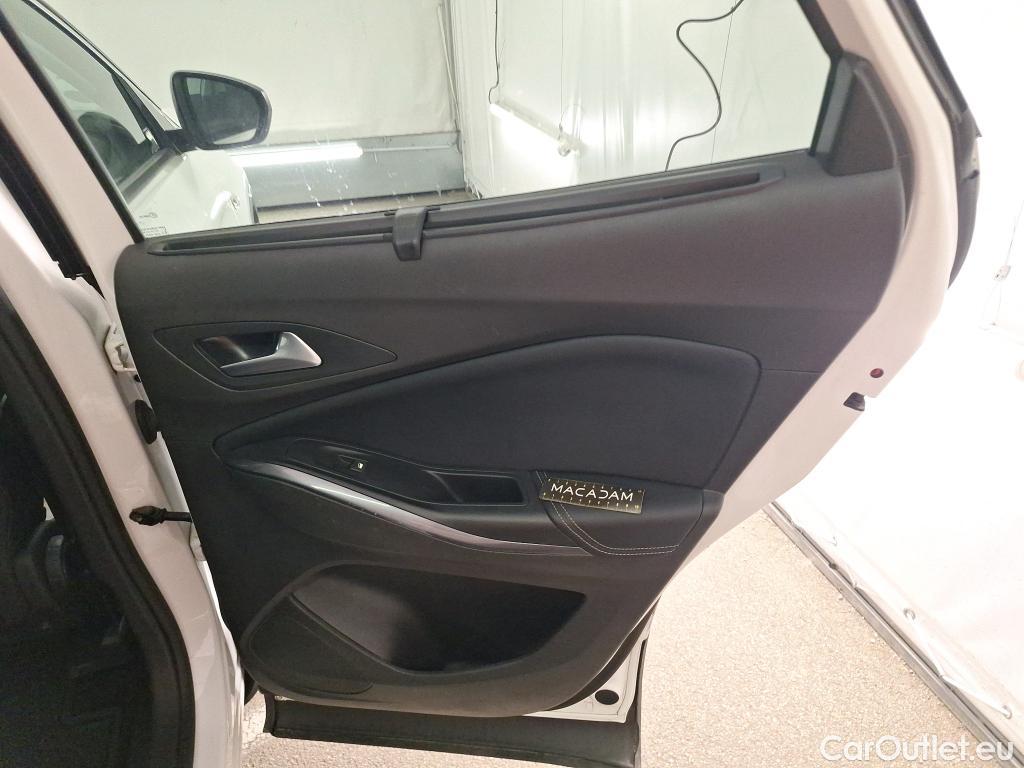  Opel   Grandland X Grandland X Design Line 1.2 Turbo 130CV BVM6 E6d #45