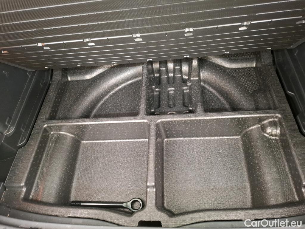  Hyundai  Tucson HYUNDAI  / 2020 / 5P / SUV 1.6 HYBRID 230 HTRAC CREATIVE #18