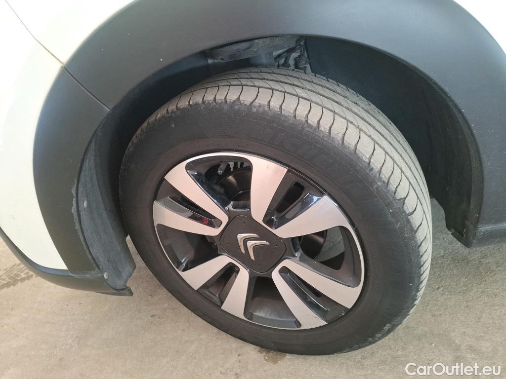  Citroen  C3  Shine 1.2 PureTech 110CV BVM6 E6d #13