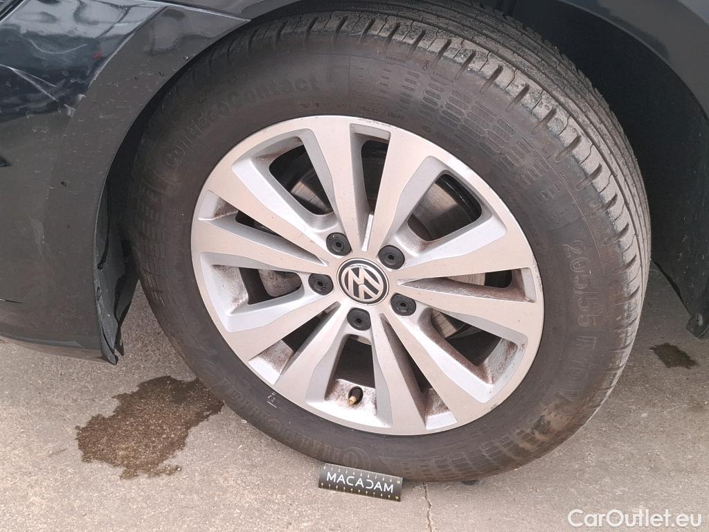 Volkswagen  Golf  VII Berline Confortline Business BMT 1.0 TSI 115CV BVM6 E6dT #47