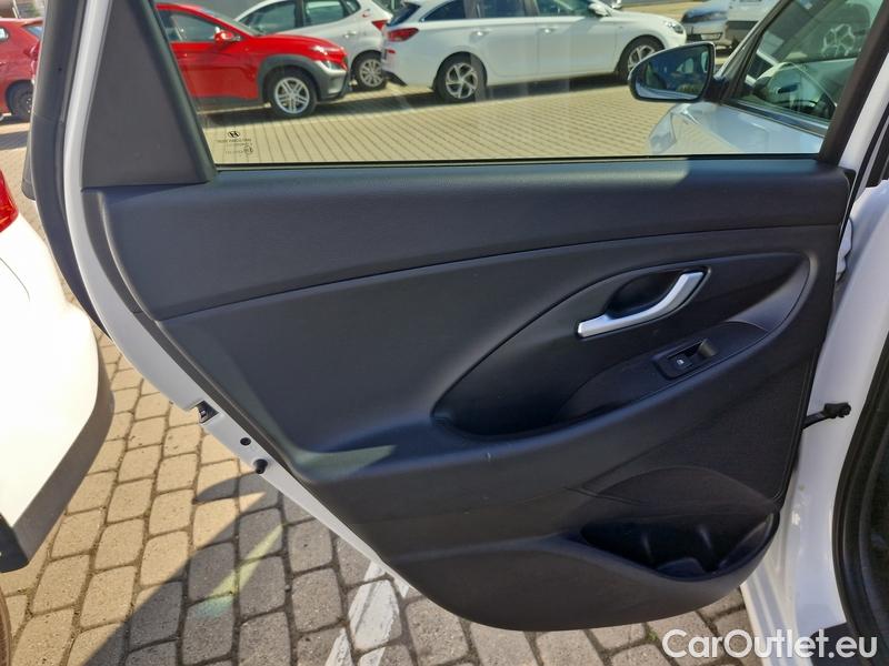  Hyundai  i30   cw (PD)(2017->)  kom.1.6CRDi 115 Smart #11