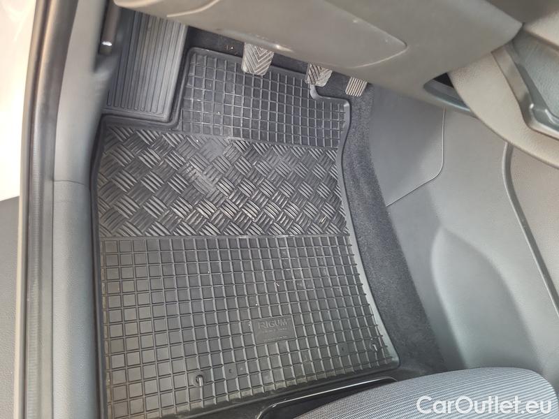  Hyundai  i30  (PD)(01.2017  ->)  kom.1.0TGDI Family Comf #8