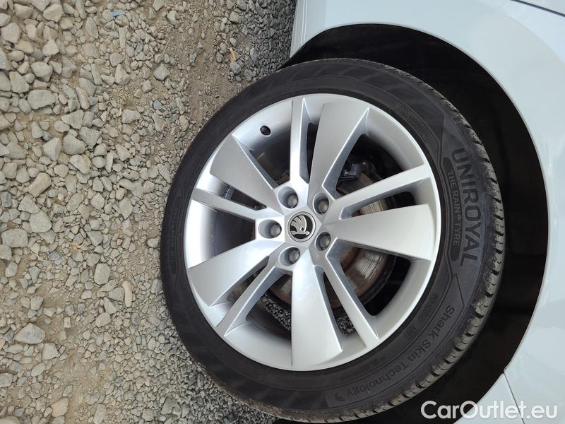  Skoda  Superb  Combi (3V5)(2015) Sup.C.FL2.0TDI 110 Style AT #9