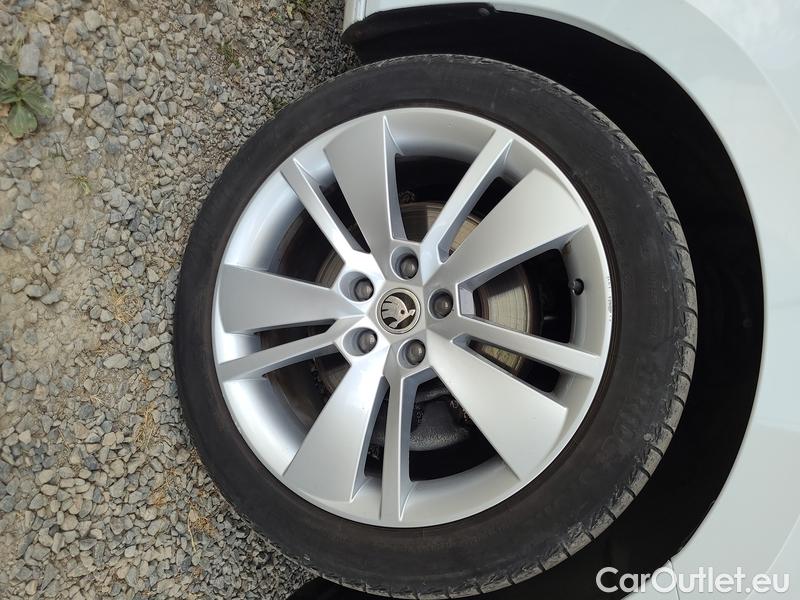  Skoda  Superb  Combi (3V5)(2015) Sup.C.FL2.0TDI 110 Style AT #11