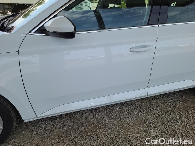  Skoda  Superb  Combi (3V5)(2015) Sup.C.FL2.0TDI 110 Style AT #6