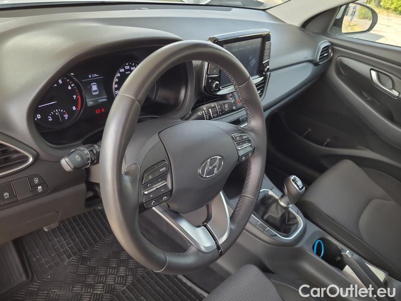  Hyundai  i30  (PD)(01.2017  ->)  kom.1.0TGDI Family Comf #9