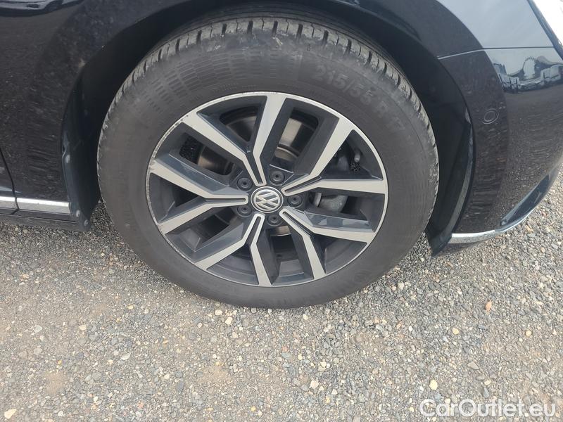  Volkswagen  Passat  Variant (CB5) (2019) Pas.Var.2.0TDI 110 HL AT #4