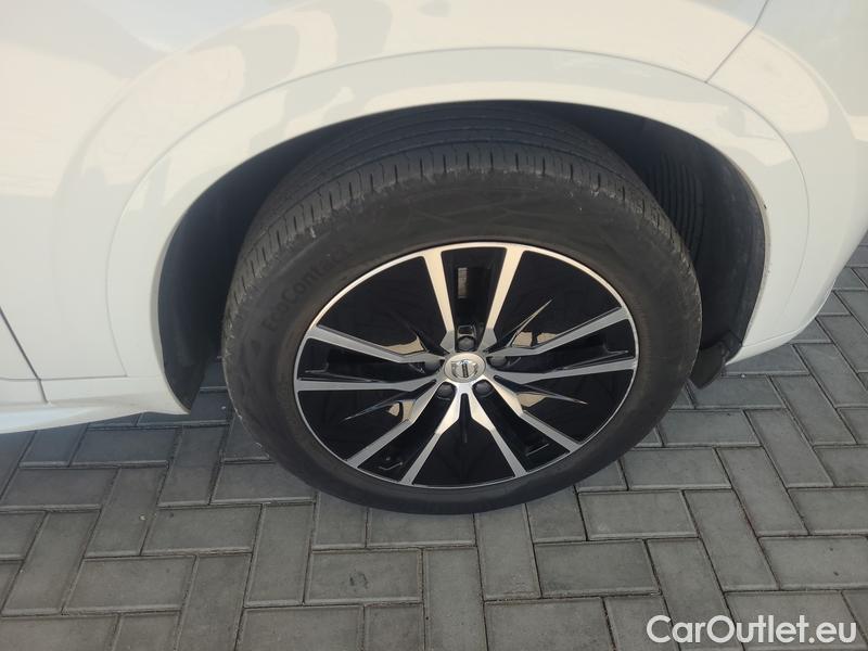  Volvo  XC90 XC 90 (2015)  B5 DE Momentum AWD AT #23
