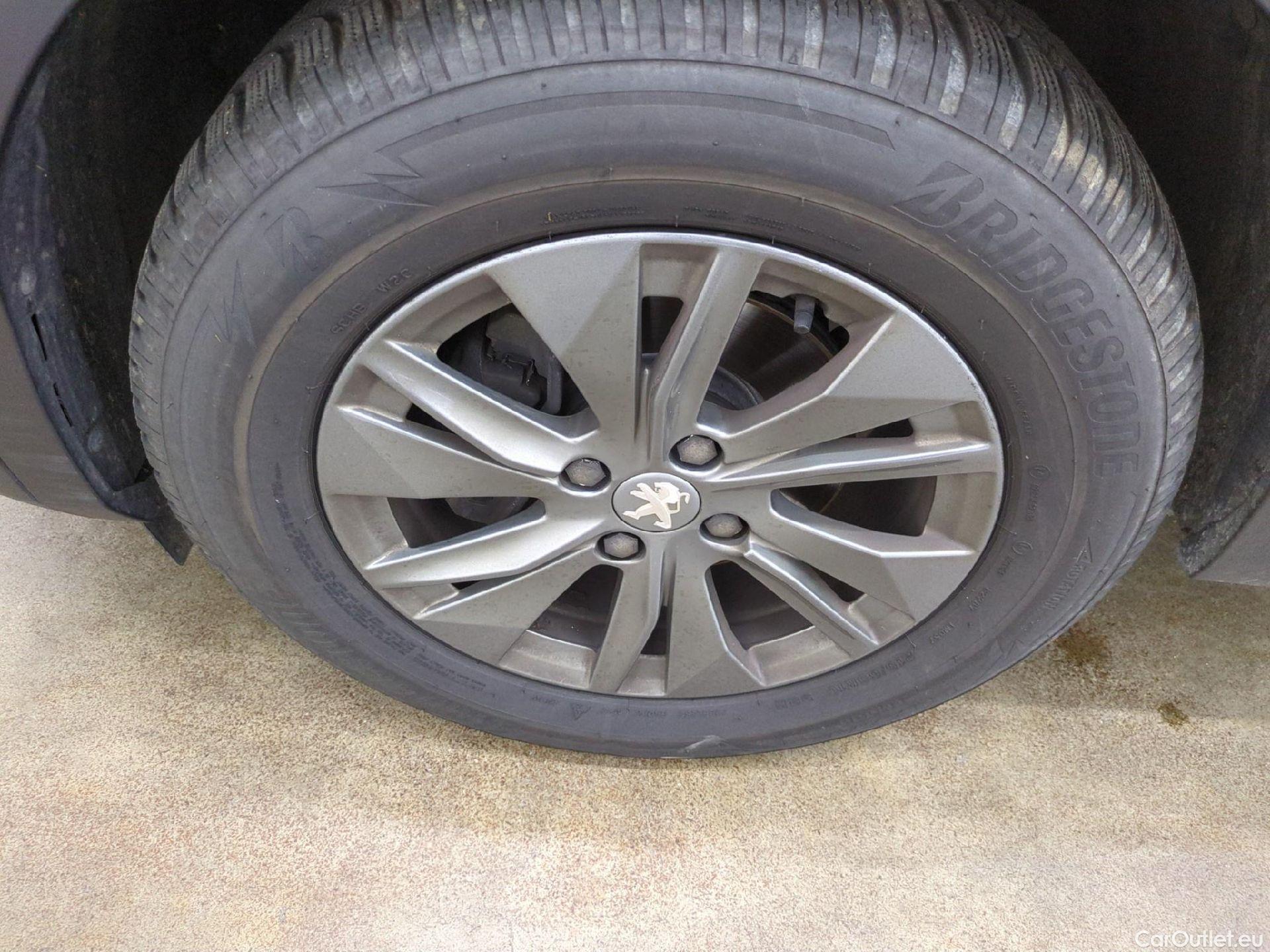  Peugeot  2008  Active Pack 1.2 PureTech 130CV BVA8 E6d #8