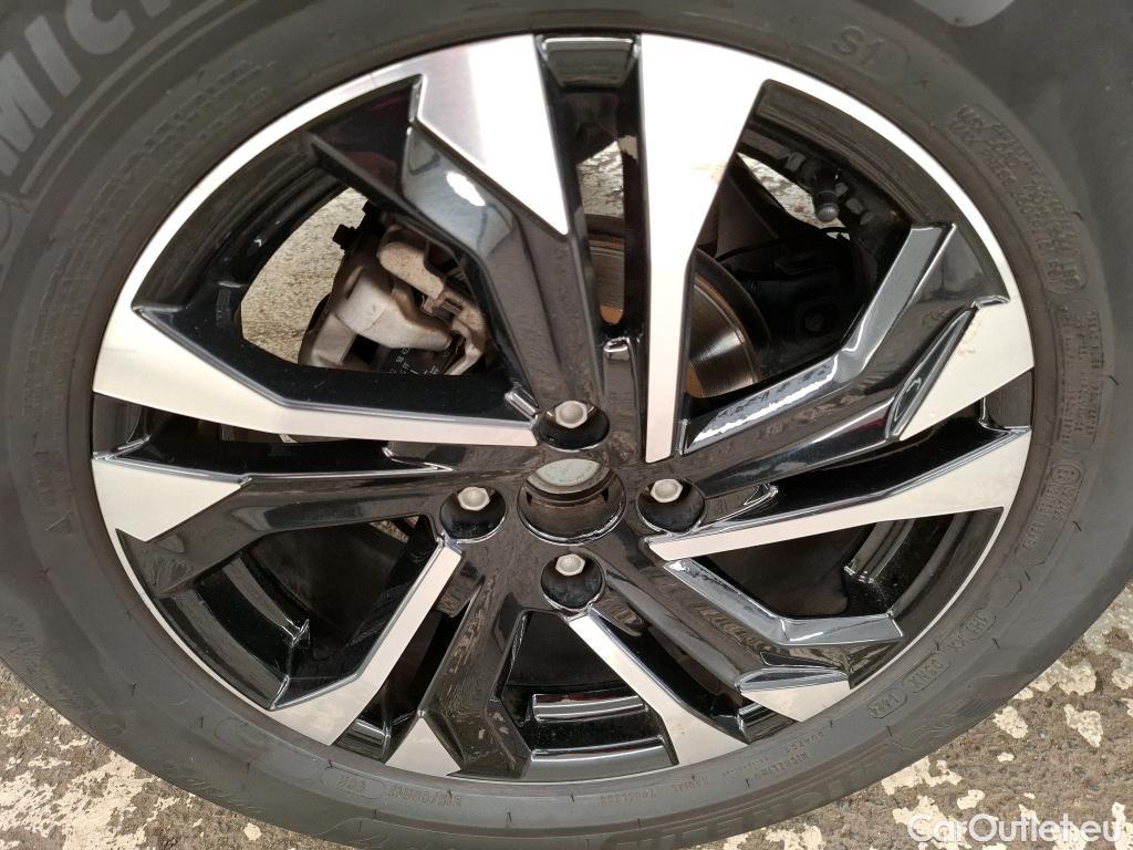  Peugeot  2008  Allure Pack 1.5 HDi 130CV BVA8 E6d #30