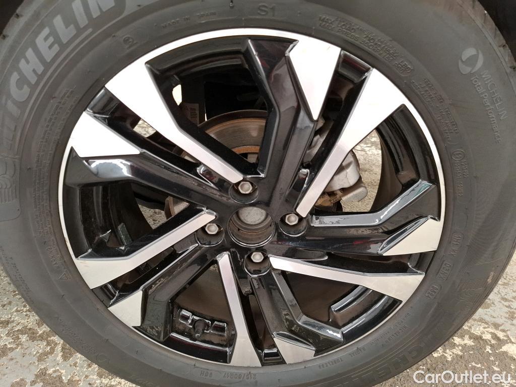  Peugeot  2008  Allure Pack 1.5 HDi 130CV BVA8 E6d #25