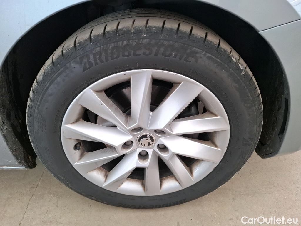  Skoda  Superb  Break Business 2.0 TDI 150CV BVA7 E6dT #30