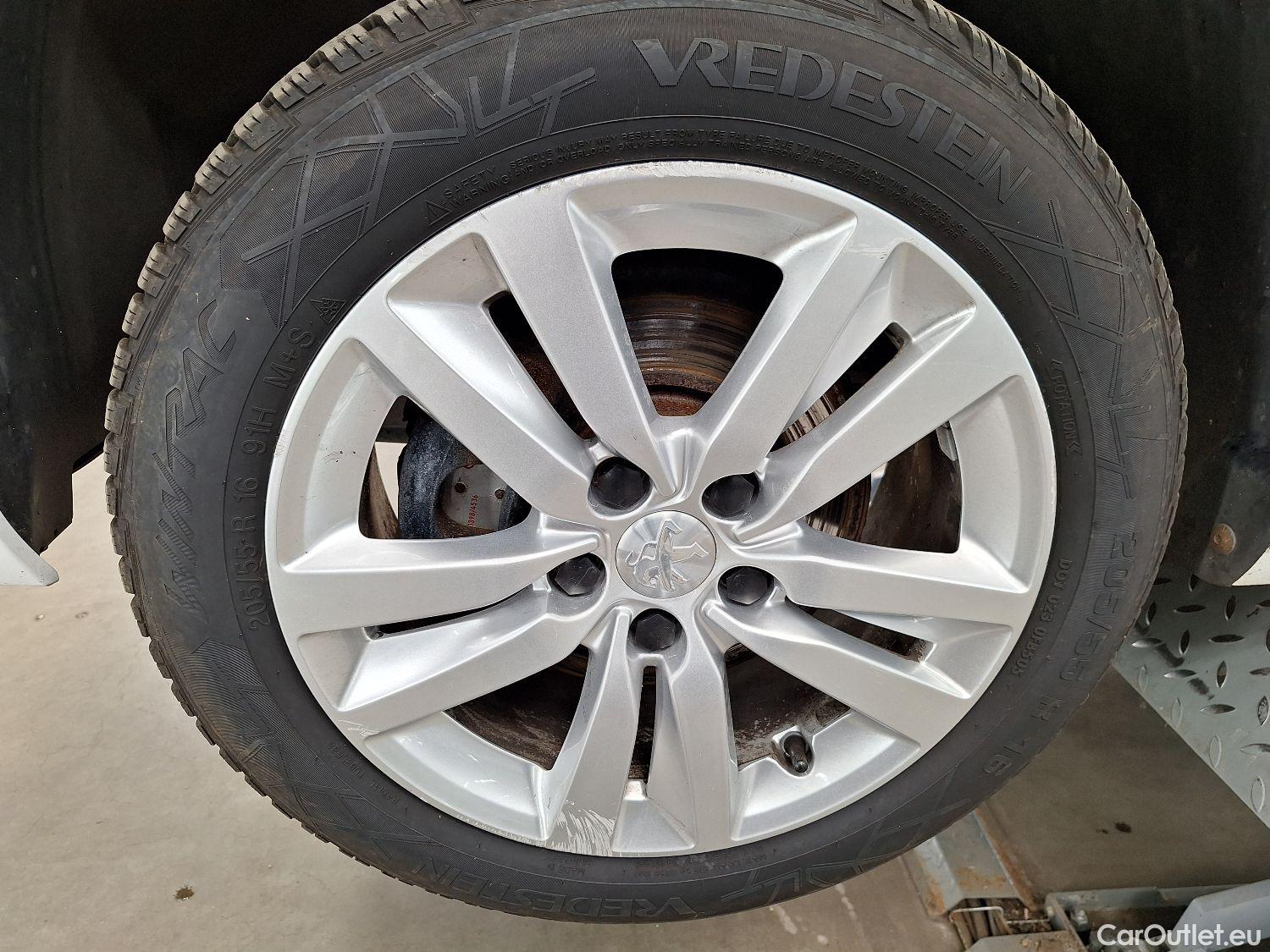  Peugeot  308 Peugeot,  SW FL'17, Peugeot  SW 1.5 BlueHDi 100 DPF S&S Active 5d #40