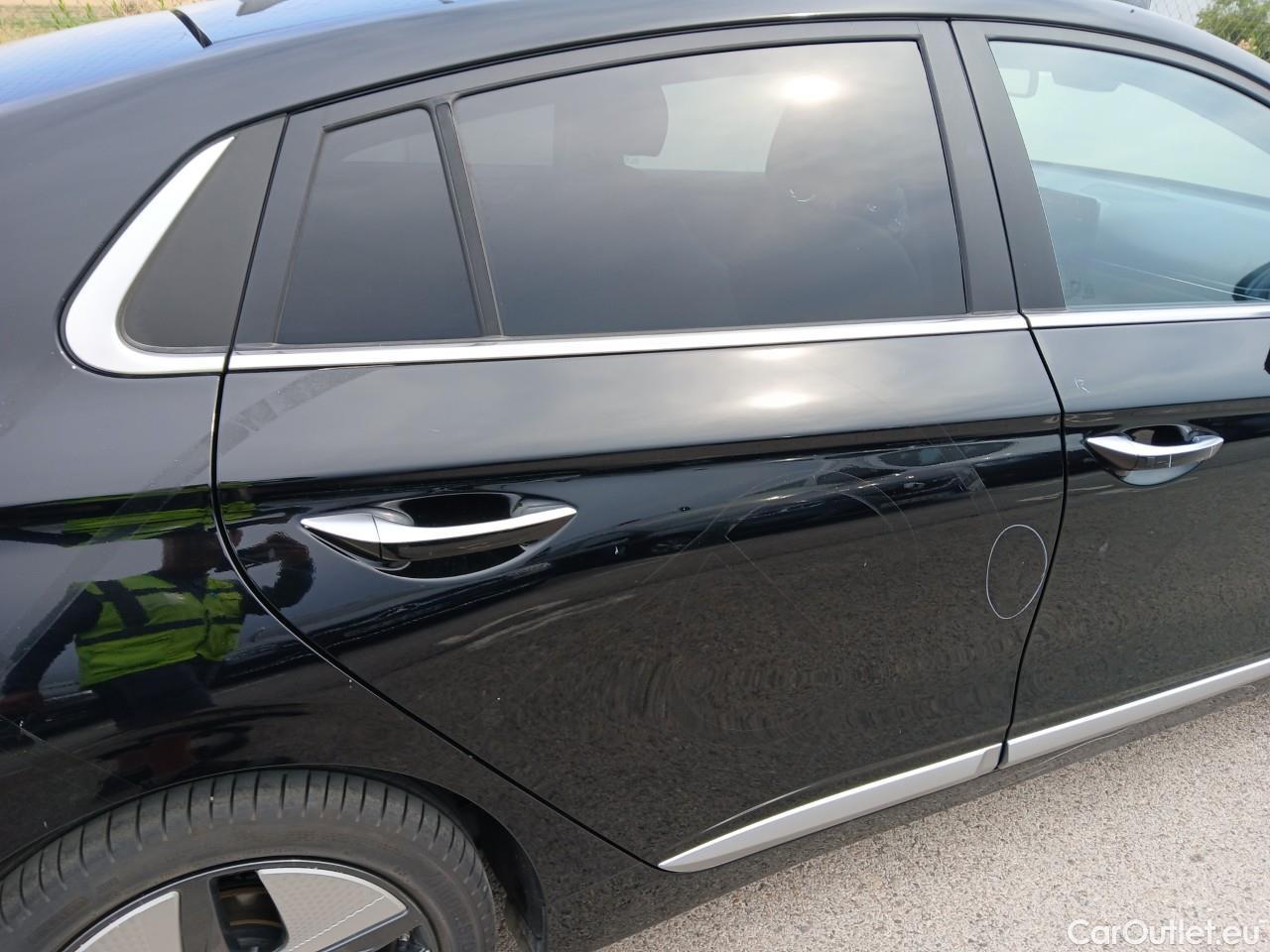  Hyundai   Ioniq HYUNDAI / 2019 / 5P / berlina con portón 1.6 GDI HEV Tecno DCT #30
