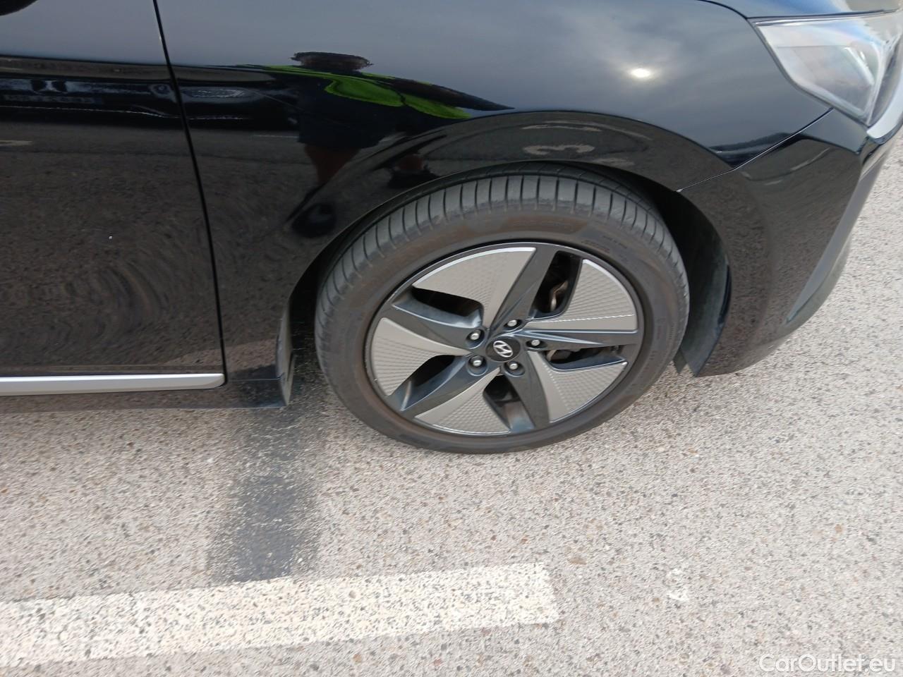  Hyundai   Ioniq HYUNDAI / 2019 / 5P / berlina con portón 1.6 GDI HEV Tecno DCT #11