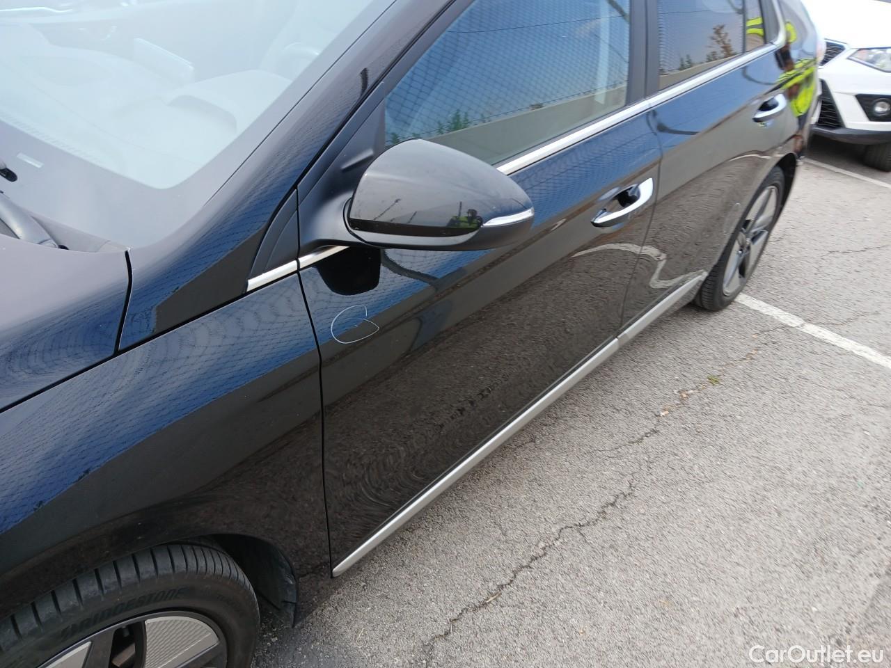  Hyundai   Ioniq HYUNDAI / 2019 / 5P / berlina con portón 1.6 GDI HEV Tecno DCT #19