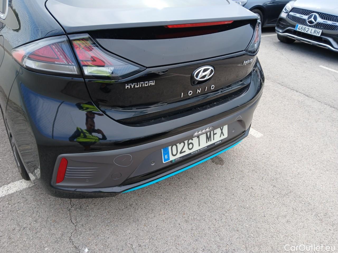  Hyundai   Ioniq HYUNDAI / 2019 / 5P / berlina con portón 1.6 GDI HEV Tecno DCT #26