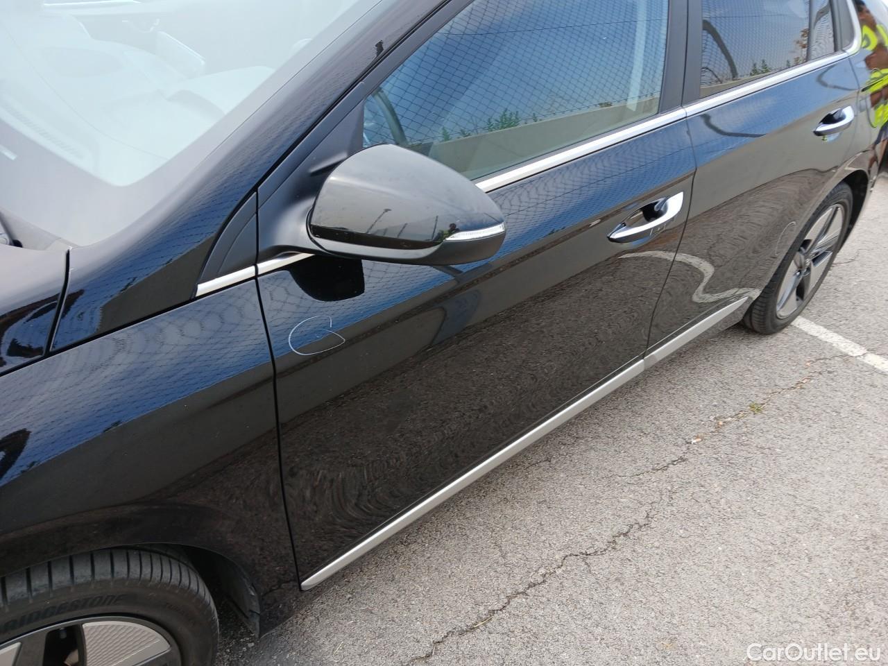  Hyundai   Ioniq HYUNDAI / 2019 / 5P / berlina con portón 1.6 GDI HEV Tecno DCT #20