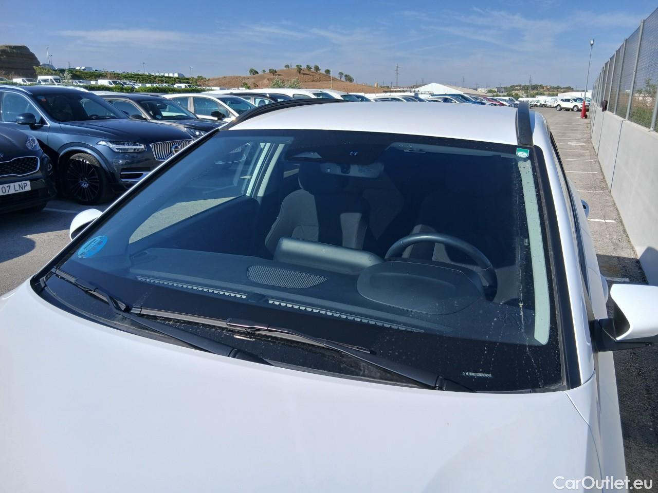  Land Rover  Discovery HYUNDAI Bayon / 2021 / 5P / todoterreno 1.0 TGDI 74kW (100CV) 48V Tecno DCT #13
