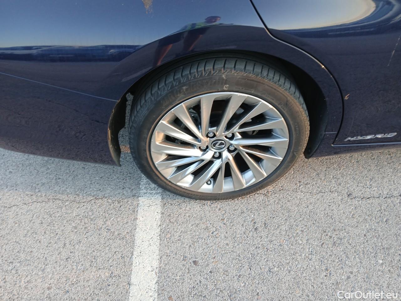  Lexus  ES LEXUS  / 2018 / 4P / sedán 2.5 300h Executive #11