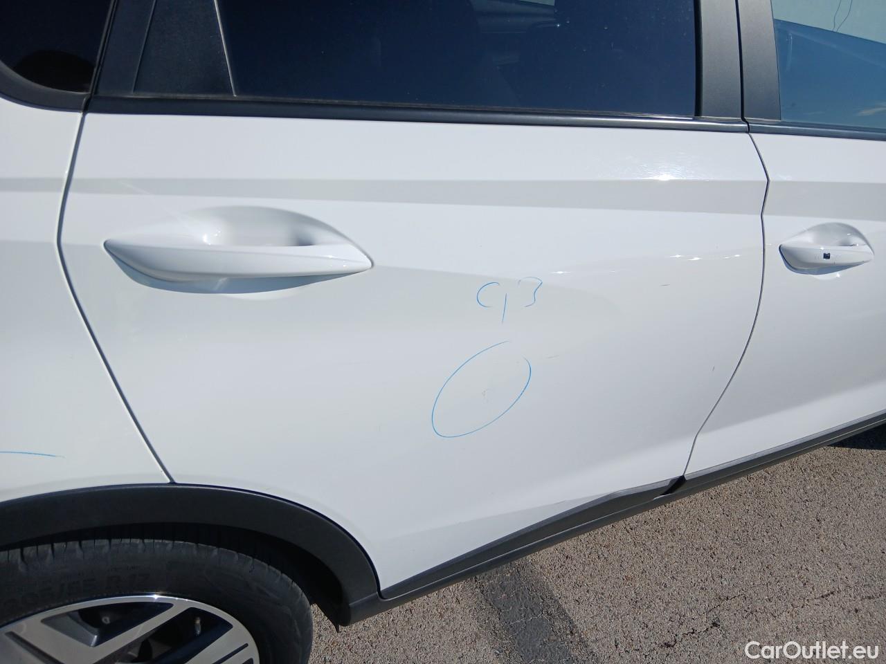  Land Rover  Discovery HYUNDAI Bayon / 2021 / 5P / todoterreno 1.0 TGDI 74kW (100CV) 48V Tecno DCT #35