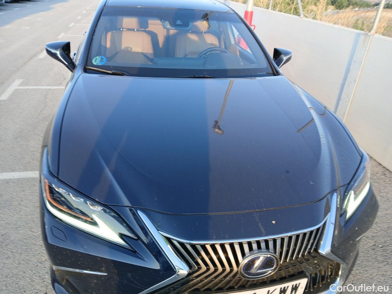  Lexus  ES LEXUS  / 2018 / 4P / sedán 2.5 300h Executive #16