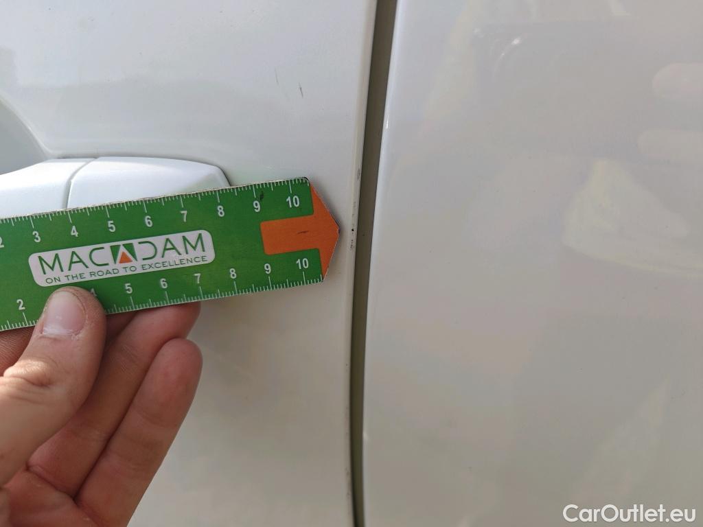  Land Rover  Discovery NISSAN QASHQAI / 2021 / 5P / todoterreno DIG-T 116kW (158CV) mHEV Xtronic Acenta (AC2) #2