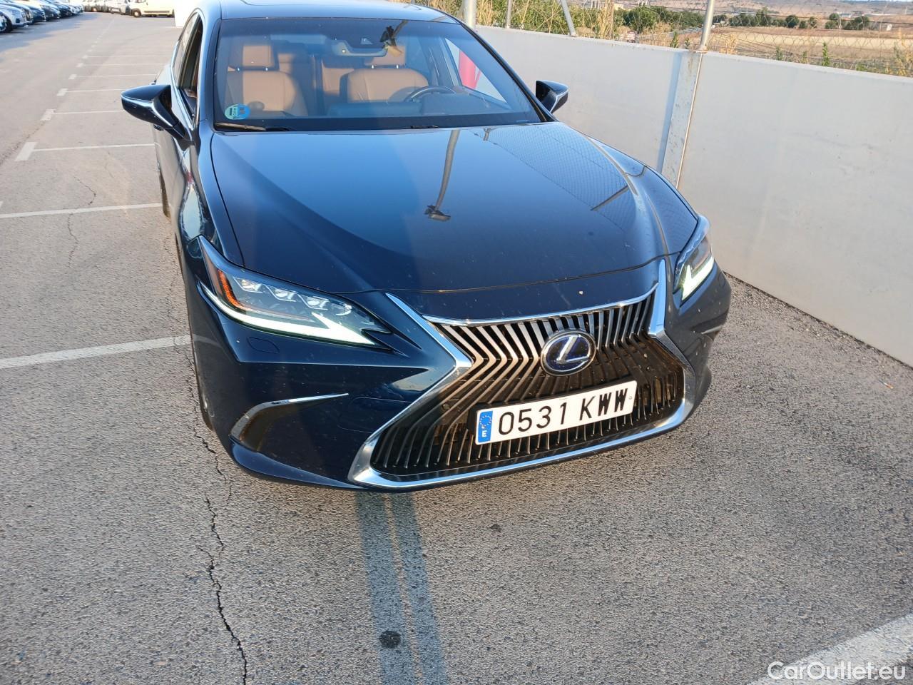  Lexus  ES LEXUS  / 2018 / 4P / sedán 2.5 300h Executive #15