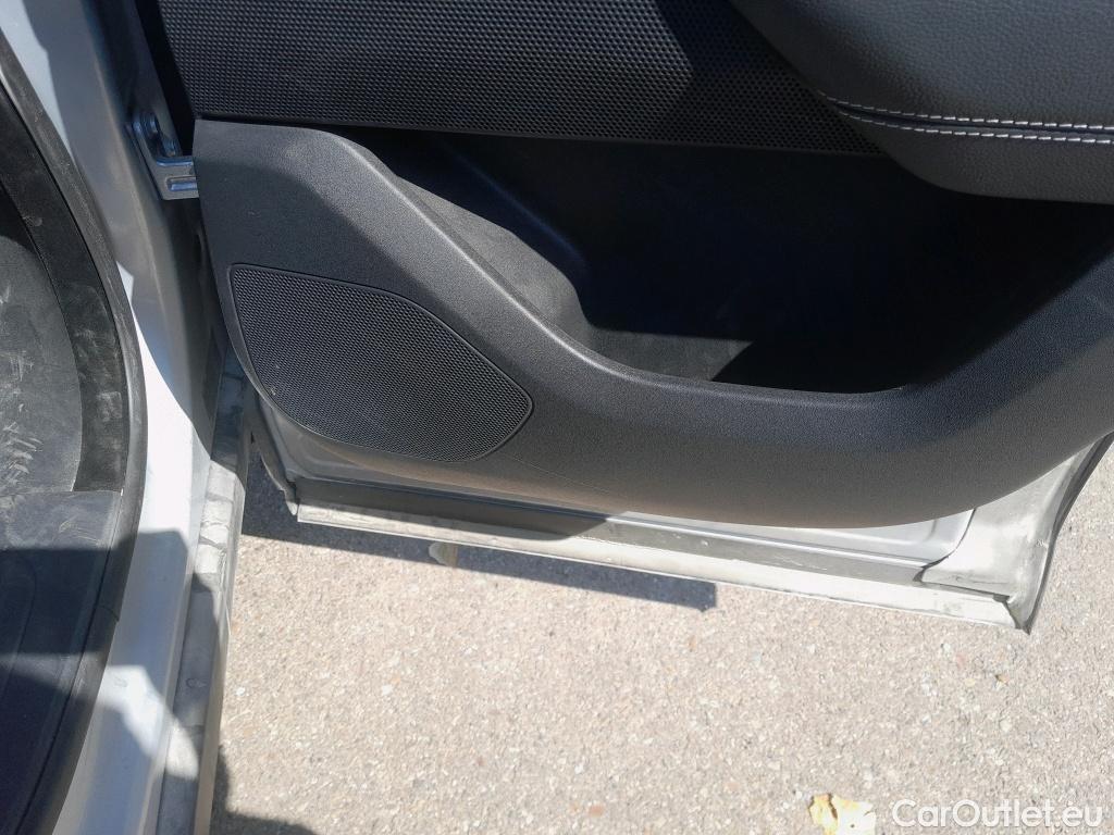  Land Rover  Range Rover LAND ROVER  Velar / 2017 / 5P / todoterreno 3.0D I6 221kW R-Dynamic S 4WD Auto #14