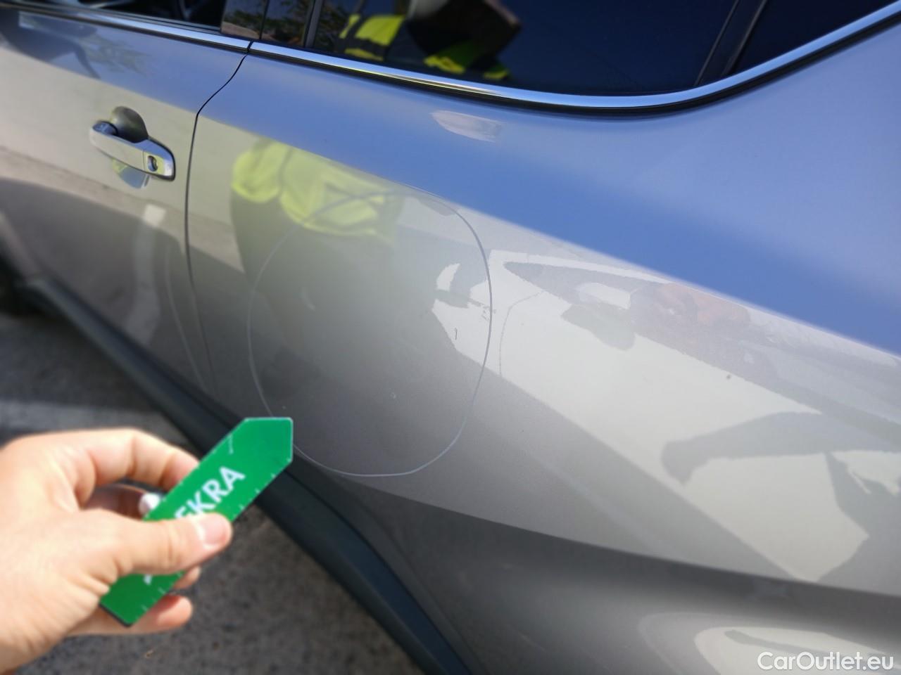  Toyota  C-HR TOYOTA  / 2016 / 5P / todoterreno 1.8 125H Advance (CX) #17