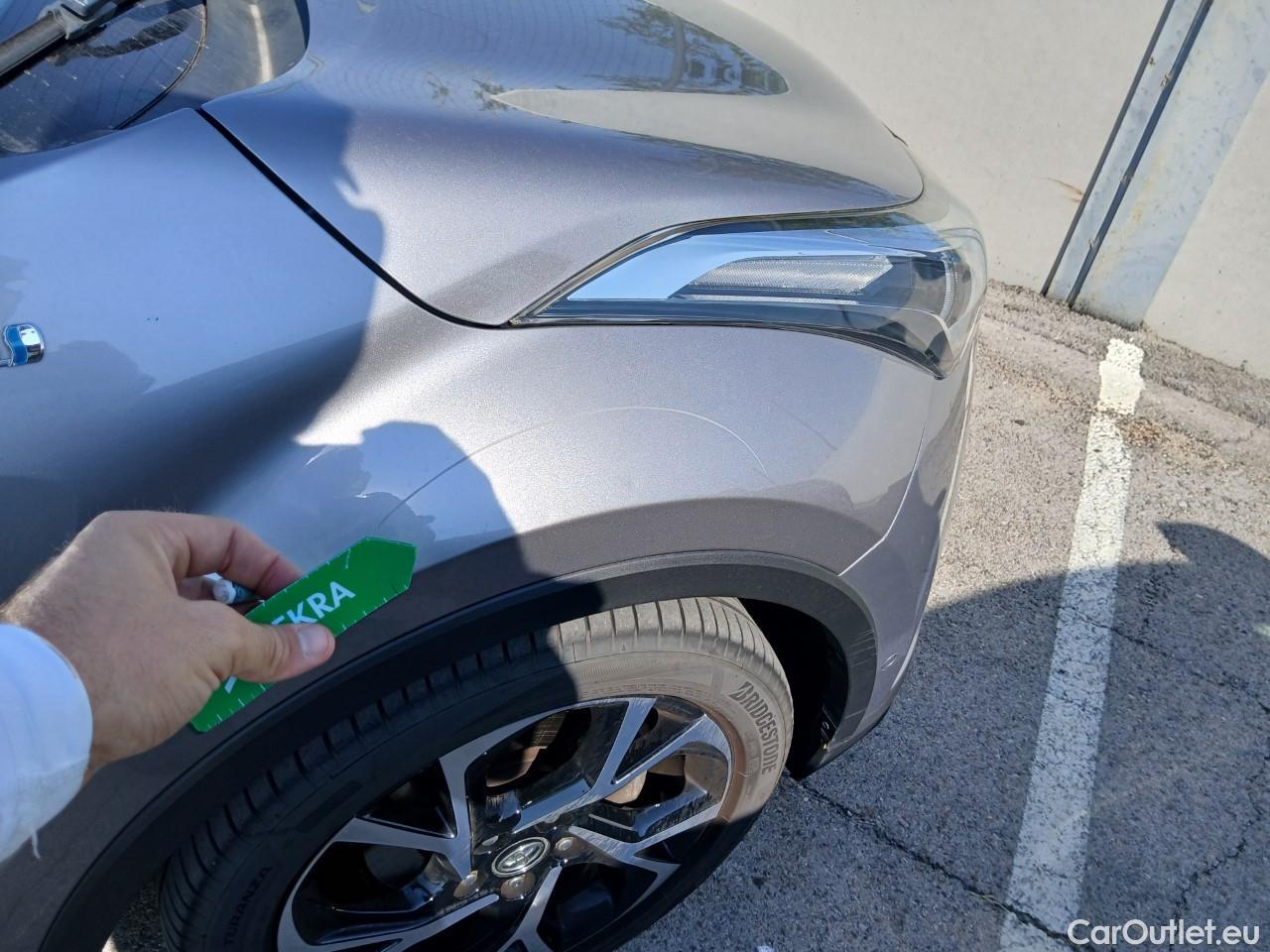  Toyota  C-HR TOYOTA  / 2016 / 5P / todoterreno 1.8 125H Advance (CX) #25