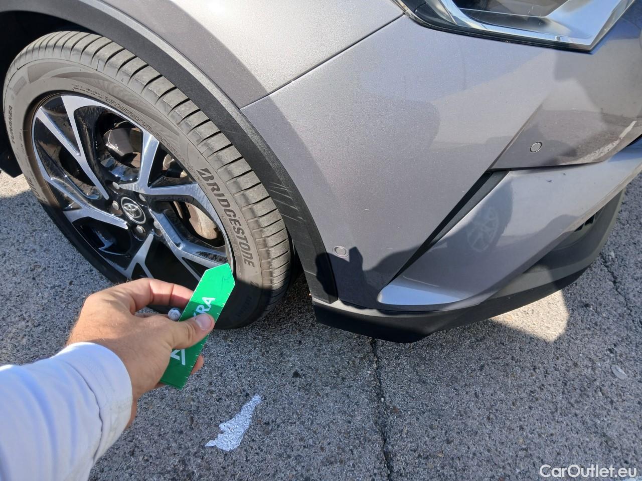  Toyota  C-HR TOYOTA  / 2016 / 5P / todoterreno 1.8 125H Advance (CX) #2