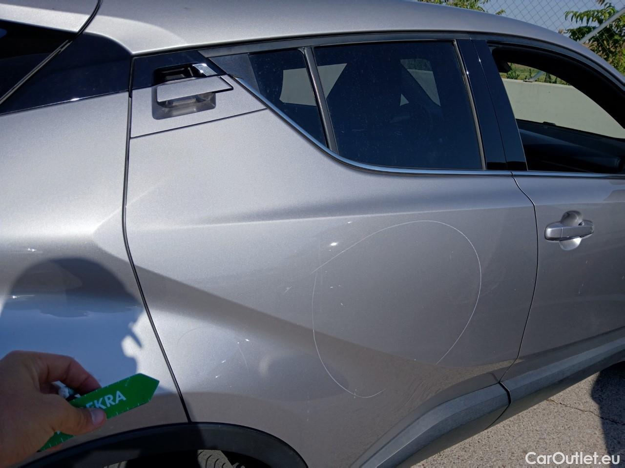  Toyota  C-HR TOYOTA  / 2016 / 5P / todoterreno 1.8 125H Advance (CX) #19