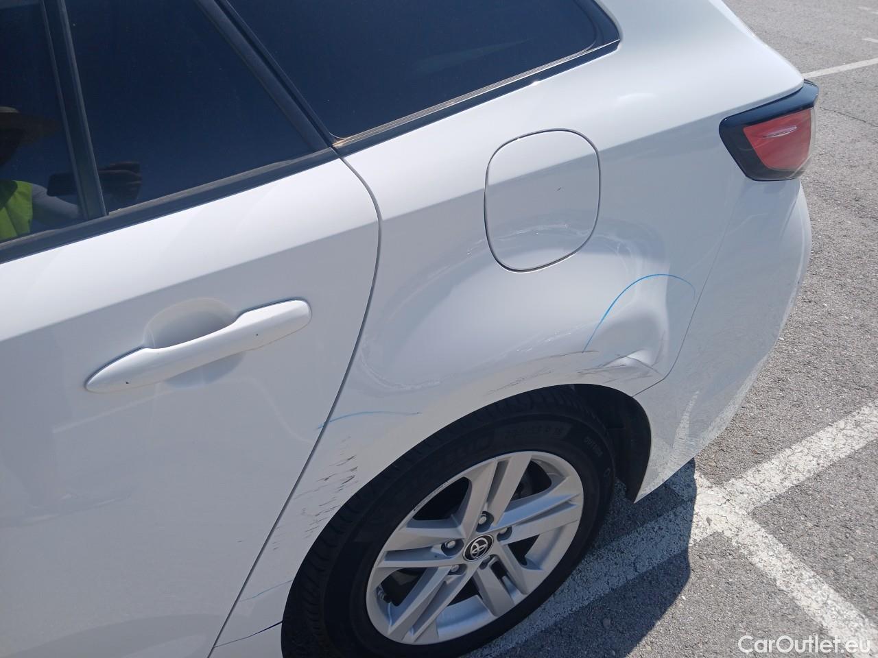  Toyota  Corolla TOYOTA  / 2019 / 5P / familiar 1.8 125H ACTIVE TECH E-CVT TOU SPORT #23