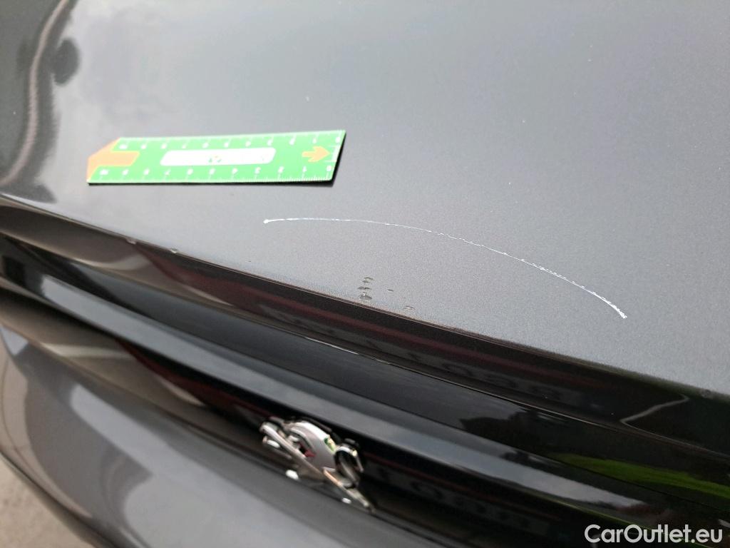  Peugeot  508 PEUGEOT  Hybrid / 2018 / 5P / berlina con portón 5P Allure 225 e-EAT8 #4