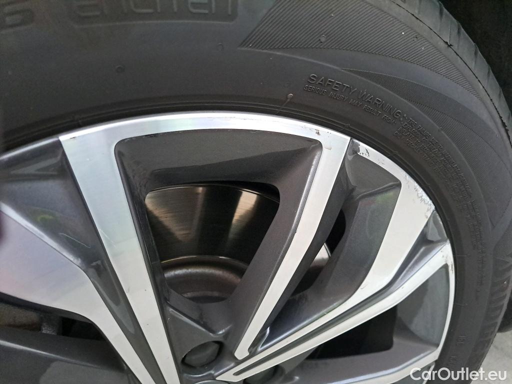  Peugeot  508 PEUGEOT  Hybrid / 2018 / 5P / berlina con portón 5P Allure 225 e-EAT8 #11