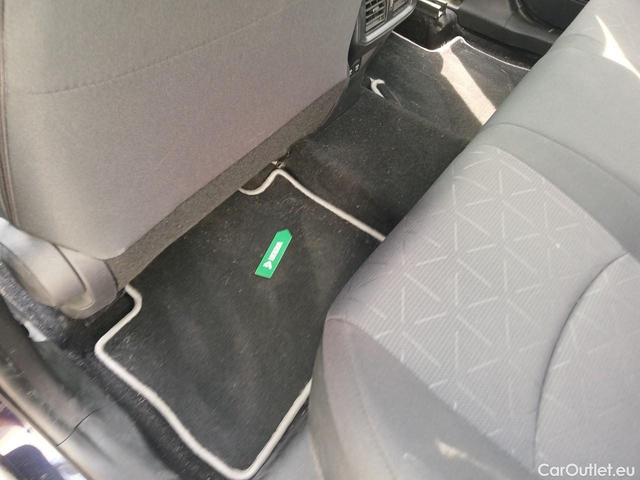  Toyota  RAV4 TOYOTA  / 2018 / 5P / todoterreno 2.5l Advance #6