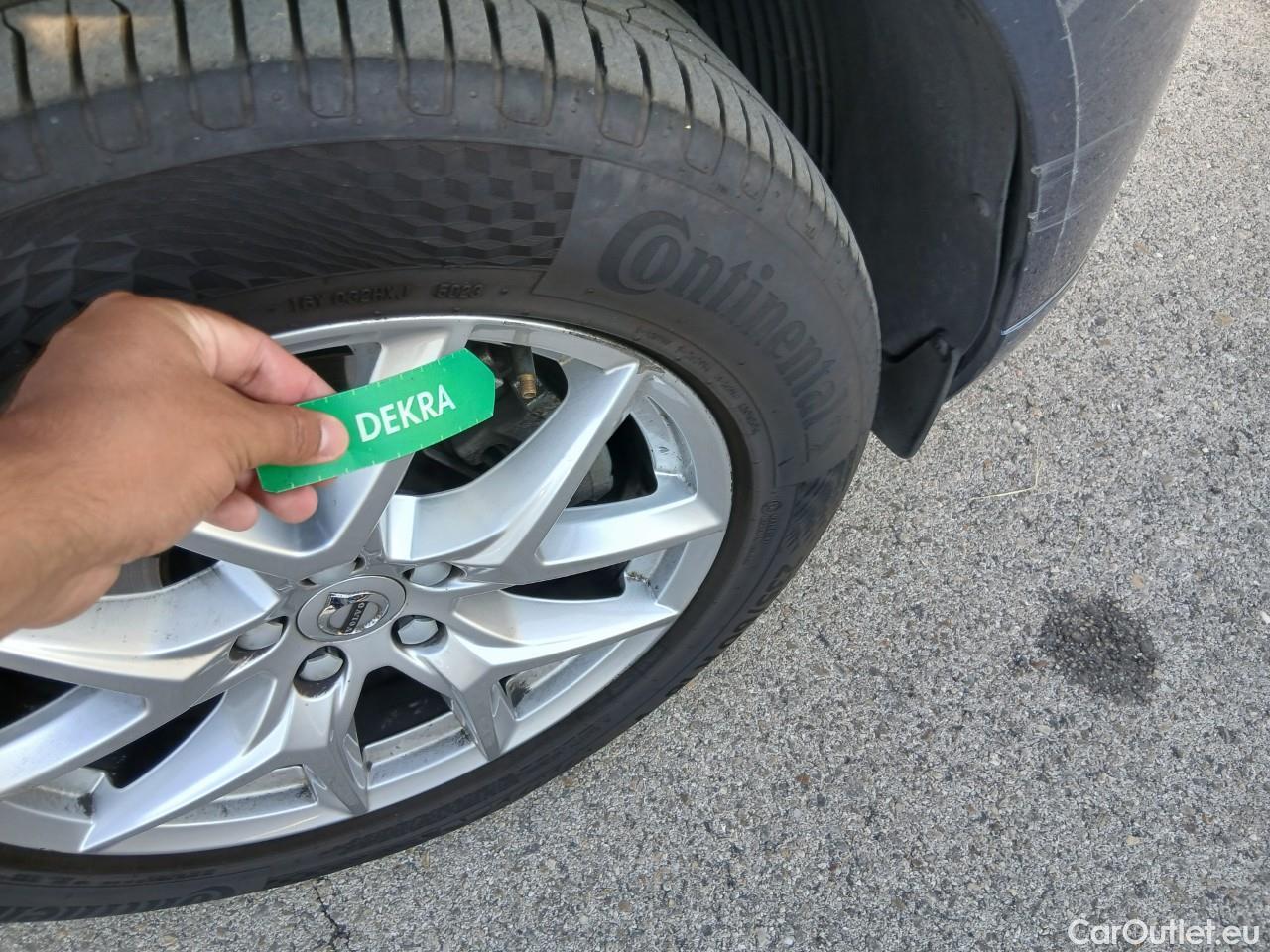  Volvo  XC60  Momentum AWD 2.0 D4 190CV AT8 E6 #25