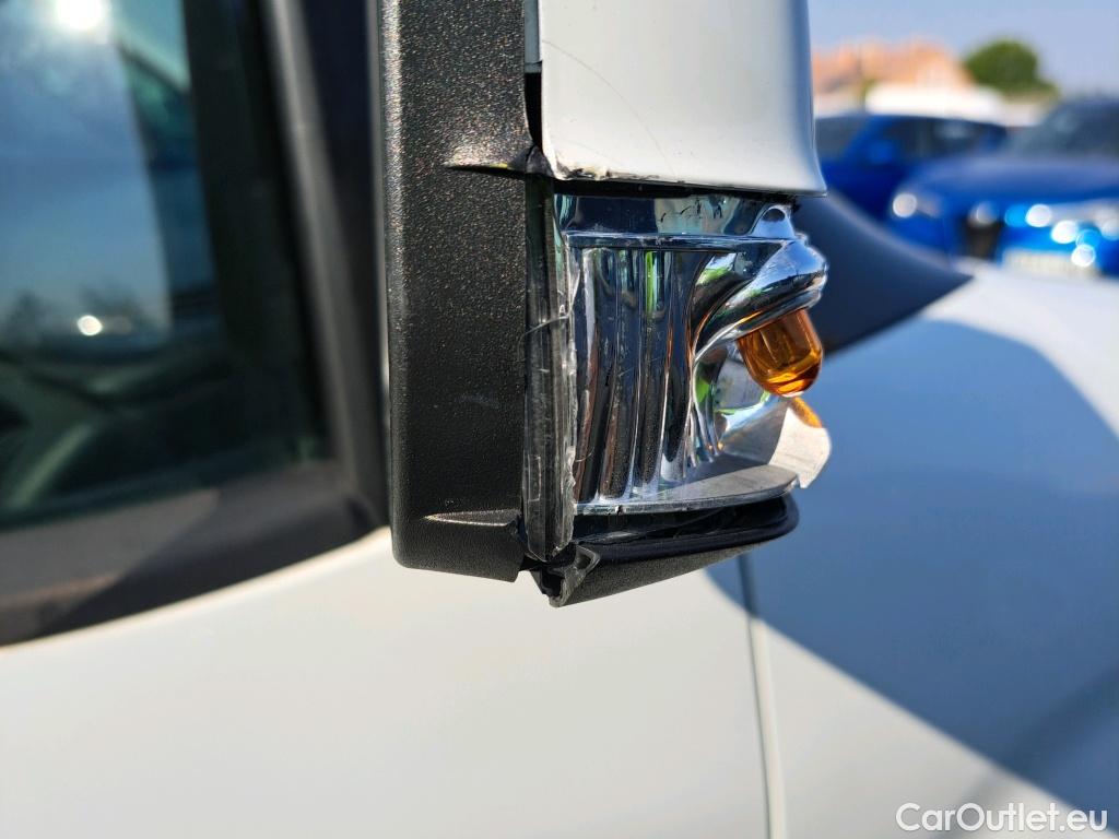  Fiat  Doblo FIAT Doblò Cargo/2015/4P/furgón derivado de turismo Cargo SX 1.3 Mjet 70 kW (95 CV) #13