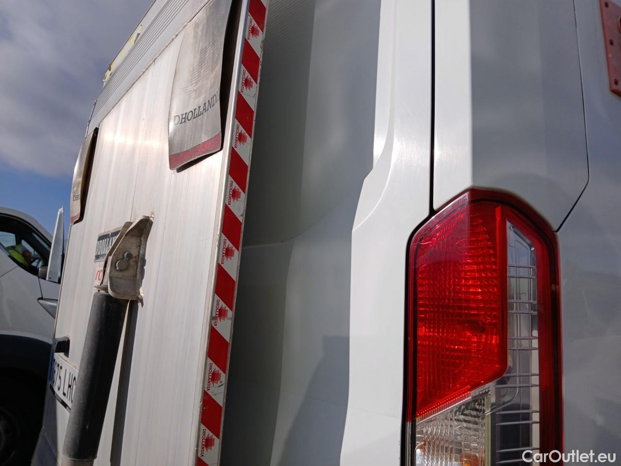  Ford  Transit FORD  / 2013 / 4P / furgón 350 125kW L3H2 Van Trend RWD #32
