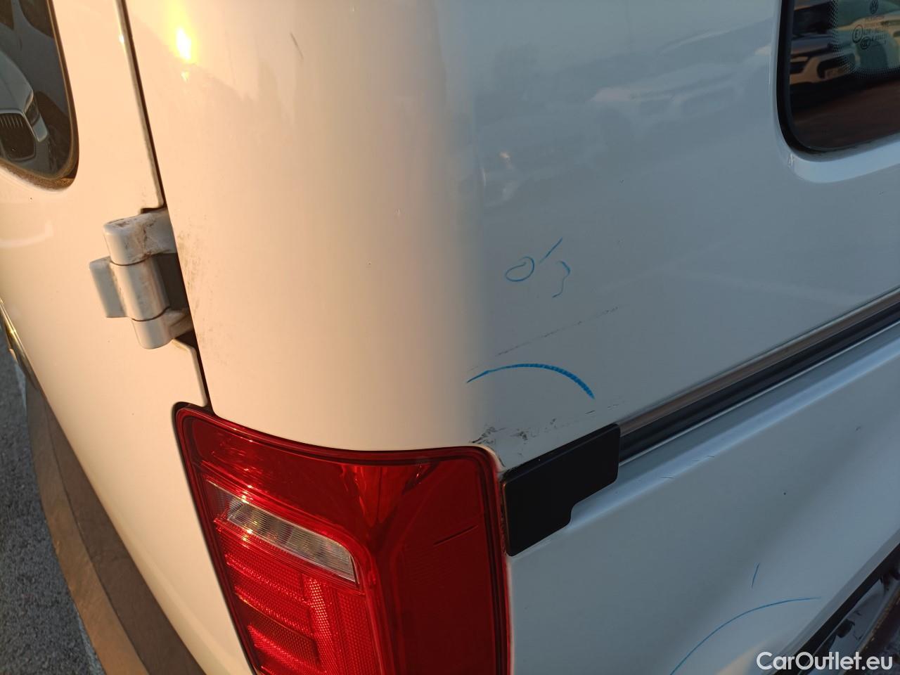  Volkswagen  Caddy VOLKSWAGEN  / 2015 / 4P / combi Profesional Kombi 2.0 TDI 75kW BMT (CX) #29