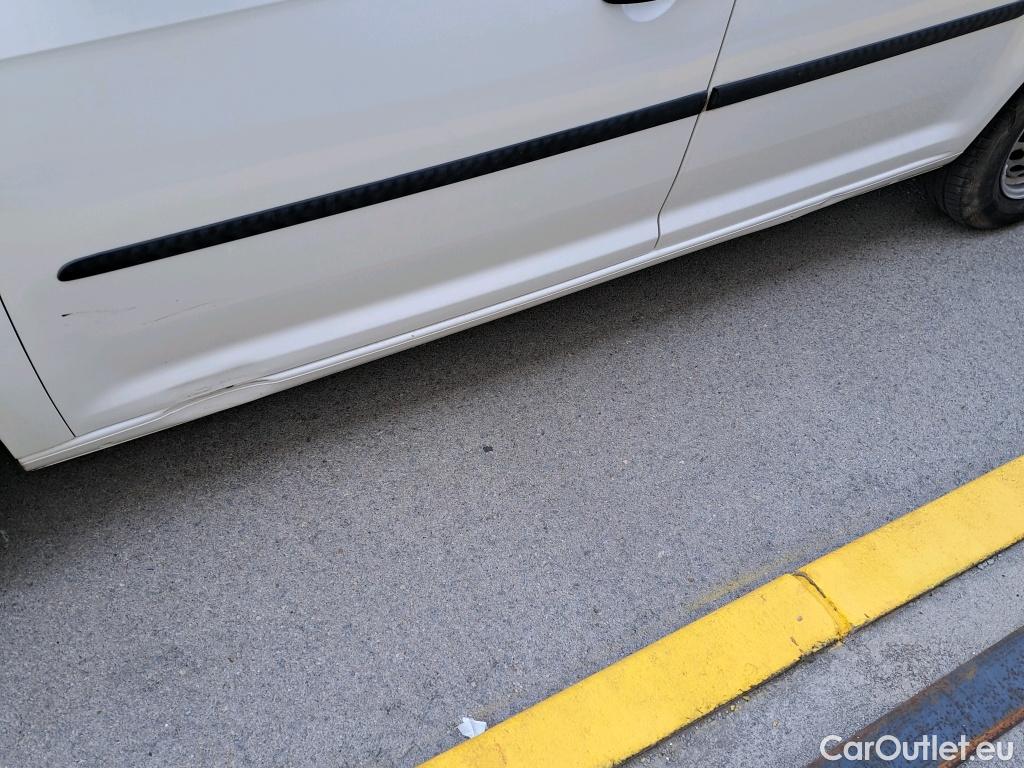  Volkswagen  Caddy VOLKSWAGEN  / 2015 / 4P / combi Profesional Kombi 2.0 TDI 75kW BMT (CX) #13