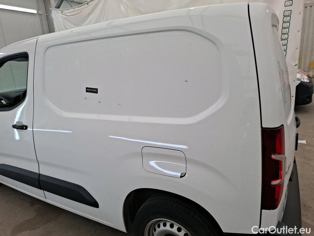  Opel  Combo OPEL  / 2018 / 4P / Fourgonnette 1.6 CDTI 100ch L1H1 650kg CARGO PACK C #1